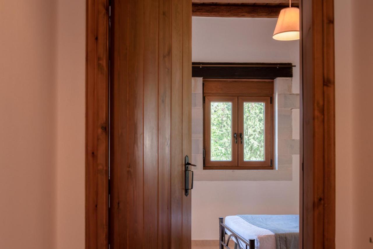 Koules Estate, With Private Pools & Bbq - Embracing Nature, By Thinkvilla Argouli Zewnętrze zdjęcie
